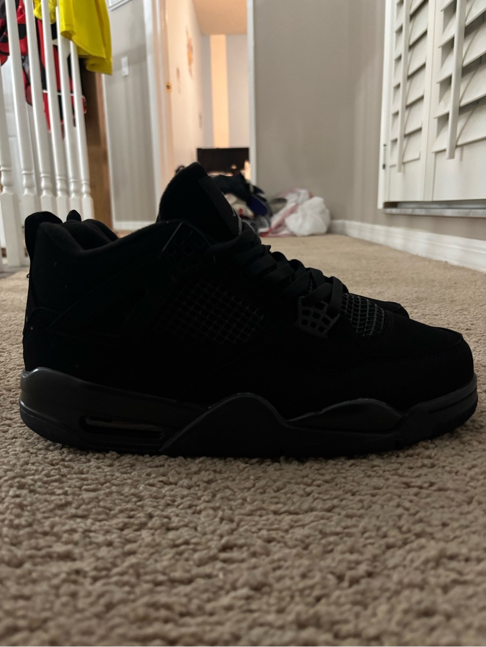 Jordan 4 - Picture 2 of 6